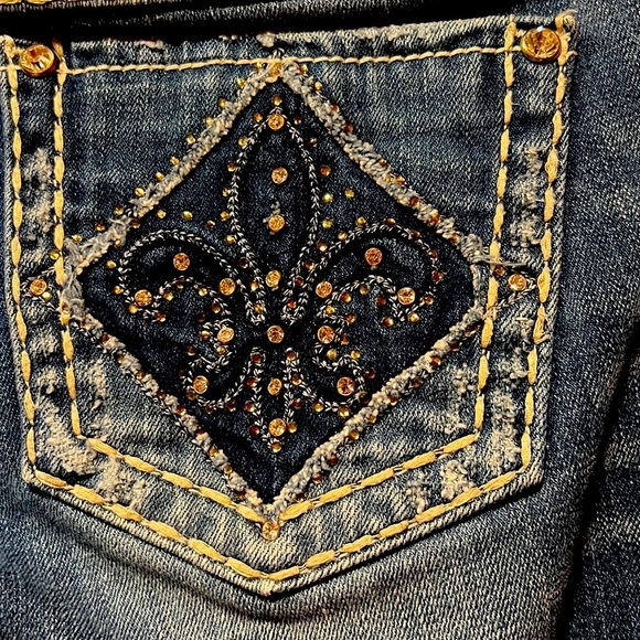 Miss me  shorts size 28 length 19”waistline 30”inseam12” Rise 9” All sales final - Picture 5 of 7